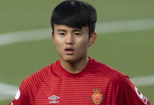 和本泽马相撞后受伤 久保建英预计至少休战一个月